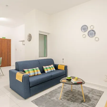 Contemporary St Julians Comfort *